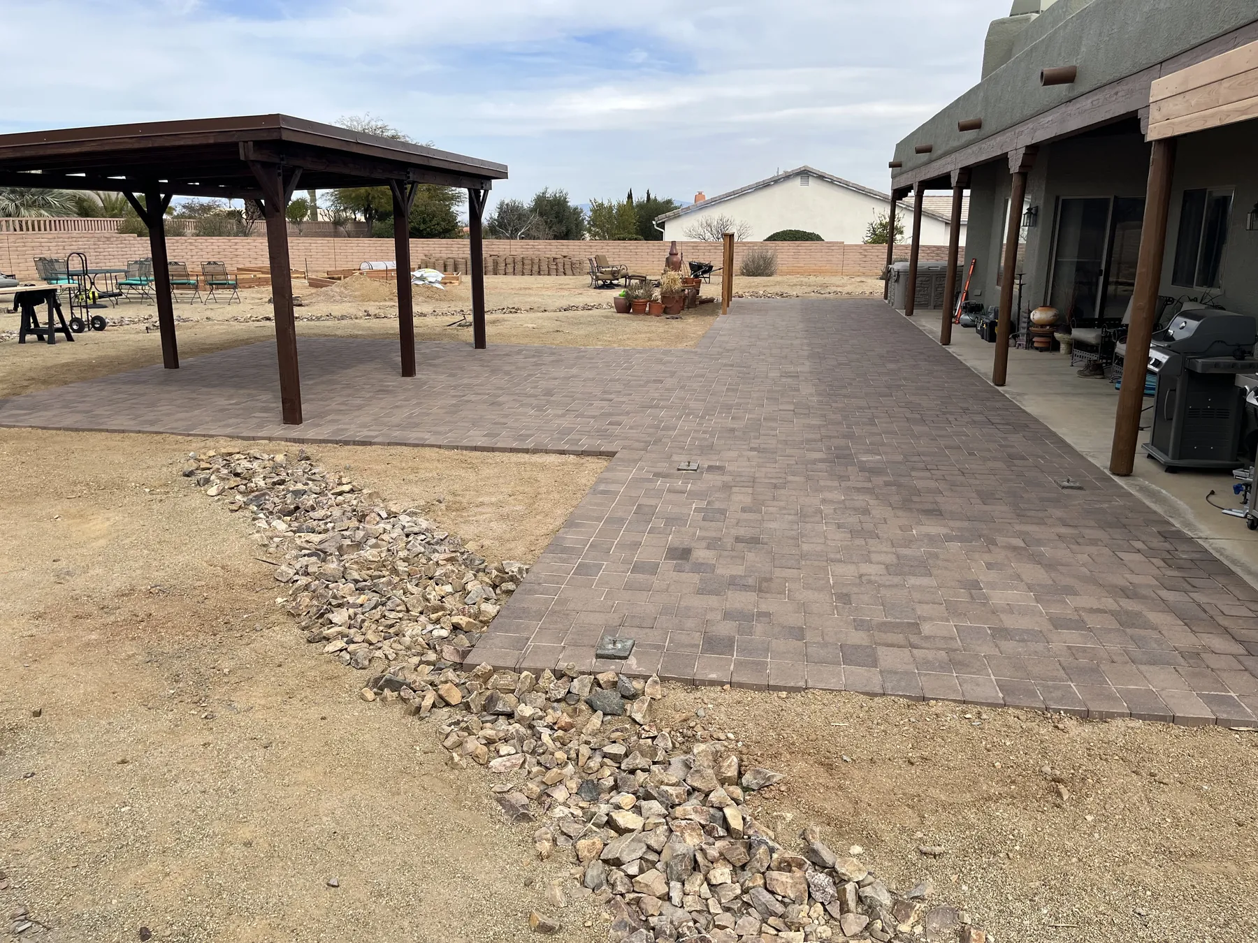 Completed paver patio by EZ-esKapes