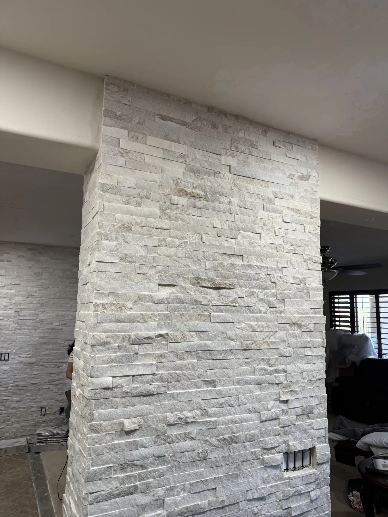 Finished dimensional stone wall and corner detail